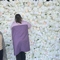 Couronnes et plantes artificielles en soie modernes sur mesure pour la décoration murale de mariages, de la fête des mères et de Noël