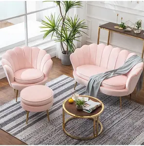 Moderno a due posti divano con comodo velluto superficie con in soggiorno