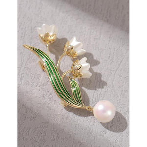 เข็มกลัดลิลลี่ประดับเพทายมุกเคลือบทอง ดีไซน์ทันสมัยสำหรับผู้หญิง หรูหราสไตล์เกาหลี คุณภาพสูง เหมาะสำหรับงานแต่งงาน งานหมั้น งานเลี้ยง ของขวัญสั่งทำได้ - Product Image 5