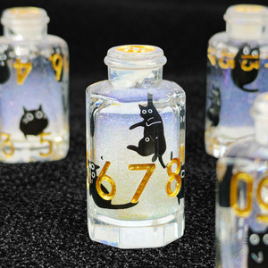 Juego de Dados DND con Forma de Botella de Poción Mágica, Diseño de Gato Negro, Núcleo Líquido Brillante, Dados Poliédricos para Juegos de Rol DND <span class=keywords><strong>RPG</strong></span> - Product Image 5