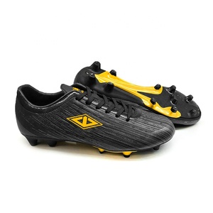 2021 nouveaux fabricants <span class=keywords><strong>de</strong></span> conception fournissent directement et confortables chaussures <span class=keywords><strong>de</strong></span> football pour femmes <span class=keywords><strong>de</strong></span> sport intérieur et extérieur - Product Image 3