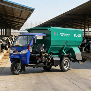 Épandeur de litière à trois roues PL-05 pour stalles de vaches laitières - Product Image 1