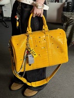 Sac messager jaune en PU vintage à motif losanges géométriques avec fermeture éclair, style streetwear américain, sac de voyage portable unisexe pour l'été