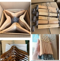 Cintres en bois naturel écologiques modernes antidérapants avec barre métallique pour chemises, vestes, robes, pantalons – Style vintage pour salon