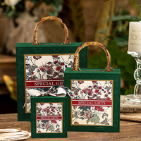 Boîte à bonbons de luxe pour mariage, vente en gros, à rabat, pour demoiselle d'honneur, vide, personnalisée, portable, en velours rouge, matériaux recyclés, pour Noël