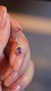 Parure de bijoux Xinfly en or 18 carats (Au750) avec saphir violet non brûlé et diamants, comprenant collier, pendentif et boucles d'oreilles, idéale pour mariage, fiançailles ou soirée - Product Image 2