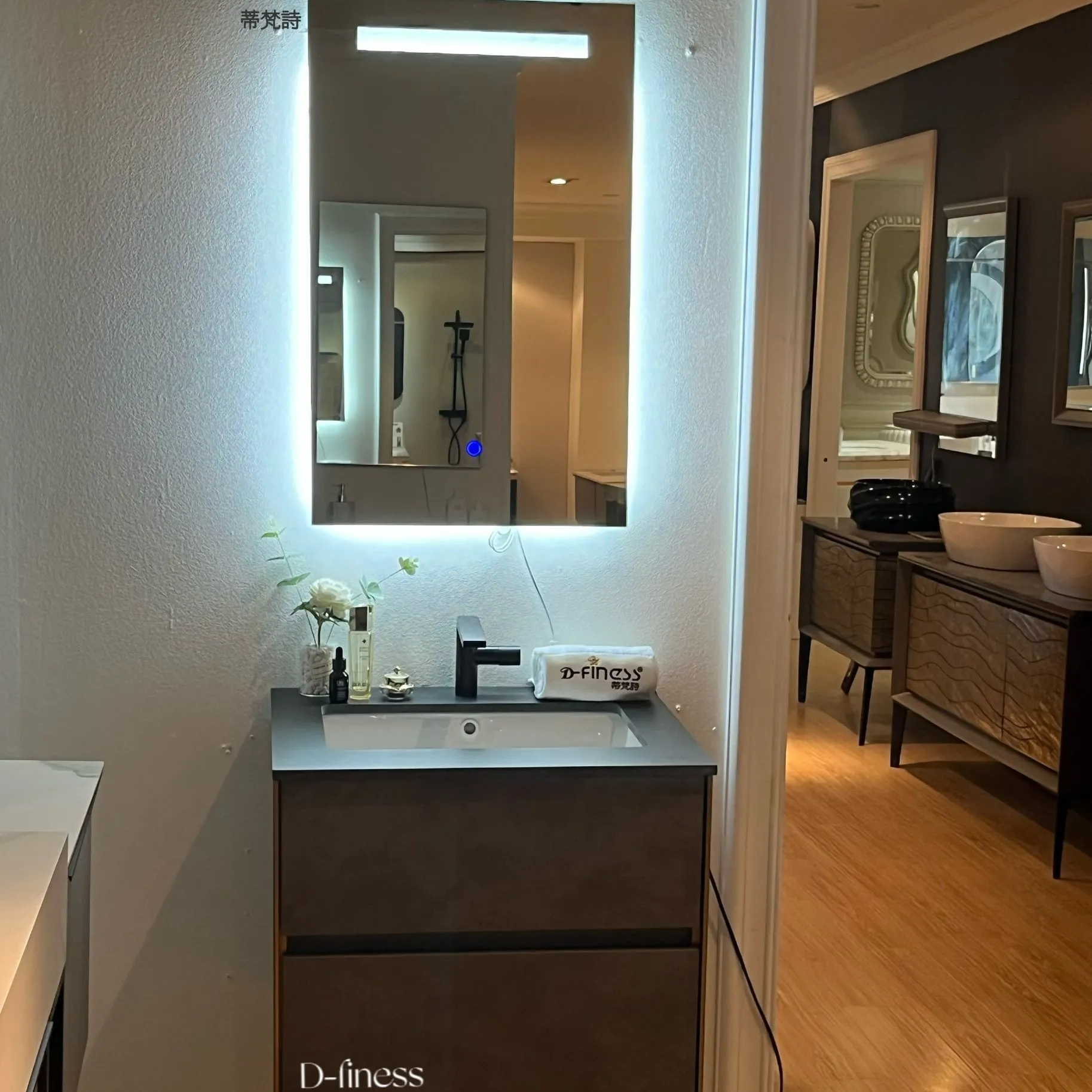 2022 Cheap Top Quality Modern Waterproof Bathroom Cabinet stainless steel frame floating cabinet Wall Mounted LED Mirror Vanity