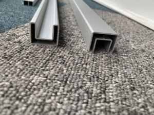 Op Maat Gemaakte Glazen Vangrails, Aluminium Leuningen, Groeven, Trapleuningen, Indoor En Outdoor Aluminium Profiel Vloergroeven - Product Image 4