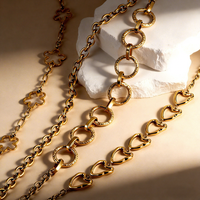 Collier ras de cou tendance en acier inoxydable plaqué or PVD pour femmes HOVANCI, avec découpe en filigrane en forme de cœur, de fleur et de cercle
