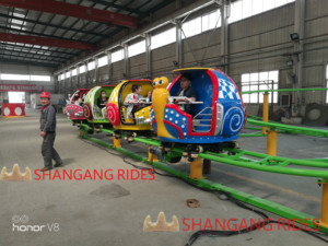 Atractivo Tren de Juguete con Forma de <span class=keywords><strong>Caracol</strong></span> / Tren de Dibujos Animados con Cabinas Espaciosas para Niños y Familias en Parques - Product Image 5