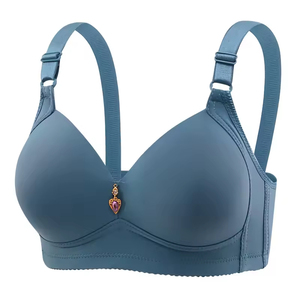Sujetadores de mujer sin aros al por mayor, ligeros, de talla grande, con escote en V profundo, ajustables y sin marcas, para otoño e invierno. - Product Image 3