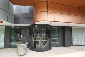 Puerta corrediza curva de nuevo estilo del fabricante Shanghai PAD, puerta automática de cristal para patio inferior y espacios de ocio. - Product Image 2