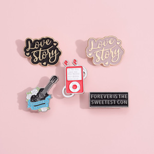 Pin de Esmalte de Cantante Femenina, Entradas de Concierto, Historia de Amor, Broche de Guitarra, Música Pop, Forever Is The Sweetest Con, Insignia, Joyería, Regalo - Product Image 3