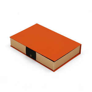 Boîte cadeau de luxe en carton rigide avec <span class=keywords><strong>rabat</strong></span> magnétique, logo personnalisé imprimé en relief, style livre, doublure en éponge - Product Image 5