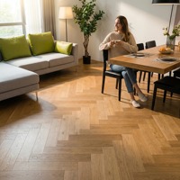 Vollständig Stickstoffbehandelter Eichen-Fischgrät-Engineered-Bodenbelag 910X125X14,5/1,2mm Größe für Open-Plan-Wohnräume Außen- und Parknutzung