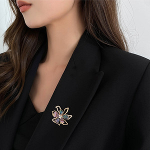 Fleur irrégulière poisson salé ormeau coquille motif or broche violet strass cristal <span class=keywords><strong>pierre</strong></span> étincelant métal broche pour les femmes - Product Image 6
