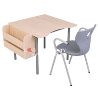 Mobilier scolaire à hauteur réglable ensemble de chaises de bureau pour étudiant unique bord lisse en forme de triangle pour une utilisation en classe