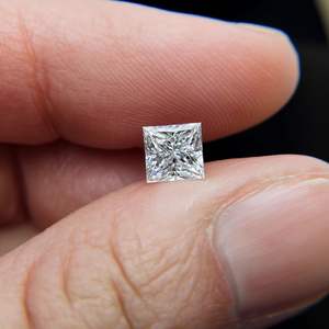 シーダイヤモンド IGI認定 プリンセスカット ラボグロウン 非加工 サステイナブルダイヤモンド 1カラット Dカラー VVS 深セン産 イヤリング用 - Product Image 3