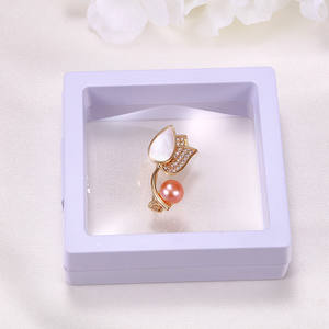 เข็มกลัดหางปลาสไตล์เรโทรฝังเพชรแบบไมโครอินเลย์ ชุบทองแท้ ประดับเพชรซิคอนและมุก ดีไซน์เรียบง่าย อุปกรณ์เสริมอเนกประสงค์ - Product Image 4