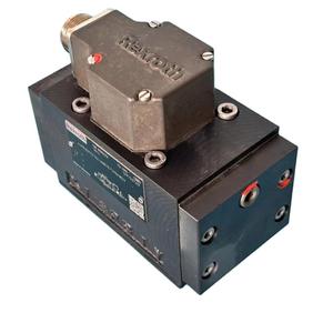 เร็กซ์รอธ R901037413 4wse2ed10-5x/45b9et315k31ev-102 ปั๊มไฮดรอลิกไฟฟ้าสองจังหวะสี่ทิศทาง - Product Image 1