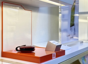 Vente en gros en usine conception personnalisée magasin d'électronique produit acrylique présentoir de comptoir présentoir de haut-parleur - Product Image 5