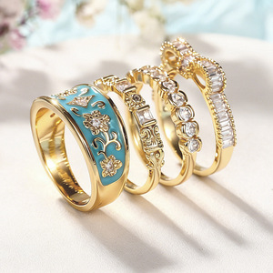 Set di Quattro Anelli Vintage con Fiocco Floreale Smaltato per Donne, Gioielli di Moda Ornamentali - Product Image 1