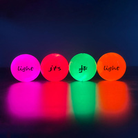 Balles de golf de parc LED 3 pièces de haute qualité couverture colorée rougeoyante vente chaude balle de golf de parc de logo personnalisé