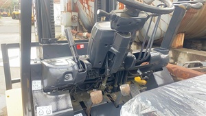 Montacargas Komatsu FD50 Usado de 5 Toneladas, Diésel, Mástil de Dos Etapas, Excelente Estado Interior y Exterior - Product Image 3