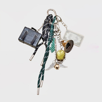Porte-clés de sac à main de style preppy de qualité JS, breloque de valise, pendentifs billet et chapeau de sorcière, porte-clés de sac à dos avec pompon en corde tressée