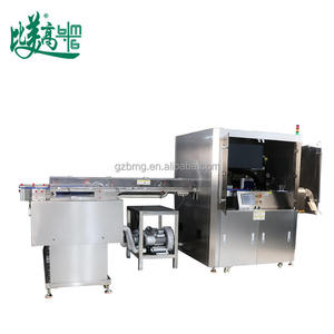 Machine de marquage laser automatique à grande vitesse pour bouchons de bouteilles de lait |   pour logo, date, code QR |   avec chargement/déchargement automatique et élimination des défauts - Product Image 3