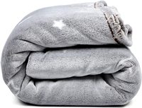 La couverture de flanelle d'ouatine d'étoiles brillantes de Polyester d'oem/ODM 100% brillent dans la couverture de jet sombre