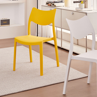 Chaise de salle à manger empilable moderne en plastique PP, résistante aux intempéries, portable, écologique, pour entrepôt et appartement – Prix de gros