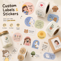 Étiquettes autocollantes en vinyle personnalisées avec des personnages mignons et des bordures de fleurs dessinées à la main pour les pots de bougies, les boîtes, les bouteilles