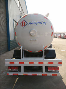 Bobtail Gas LPG 5000L, Bowser transportasi LPG 2.5ton dengan pompa dan meteran aliran - Product Image 2