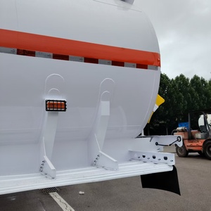 Semirremolque Cisterna de Acero de Alta Capacidad de 2-3-4 Ejes con Suspensión Mecánica y Sistema de Frenado de Doble Línea a Bajo Precio en Venta - Product Image 3