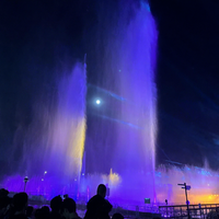 Fuente Musical de Chorro de Agua de Gran Escala para Exteriores, Espectáculo Decorativo con Sistema de Iluminación LED Púrpura
