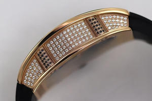 Charme Mode Automatique <span class=keywords><strong>Montre</strong></span> Mécanique Lumineux De Luxe De Haute Qualité Noir Lèvre Saphir Cristal Cadran En Fiber De Carbone Bande En Céramique - Product Image 3