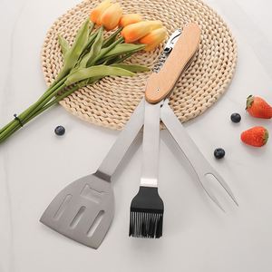 Outil de camping et de grillade suisse pliable 4-en-1 personnalisé, NOUVEAU, faible MOQ, avec spatule, brosse, fourchette et tire-bouchon - Product Image 1