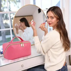 Nieuwe Designer Reizen Dames Make-Up Opbergtas Grote Opening Pu Draagbare Kussen Cosmetische Tas Met Compartimenten Voor Vrouwen