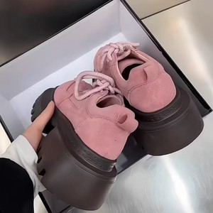 รองเท้าส้นตึกสีชมพูสไตล์สาวหวานสุดฮิตปี 2026 รองเท้าหนังเพิ่มความสูงอเนกประสงค์สำหรับสาวตัวเล็ก - Product Image 4