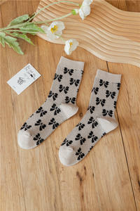 Chaussettes pour femmes en coton épais tricoté, motif floral vintage, mignonnes - Product Image 2