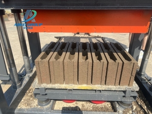 Toàn cầu tốt nhất-người bán <span class=keywords><strong>QT</strong></span> 4-<span class=keywords><strong>40</strong></span> xi măng đúc hallow bê tông Interlock khối gạch lát nền máy làm cho doanh nghiệp nhỏ - Product Image 5