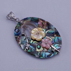 MOP19-colgante de concha de abulón Oval con flores, playa, boda, novia, joyería - Product Image 1