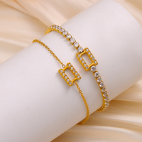 Parures de bijoux fantaisie en gros en acier inoxydable plaqué or 18 carats avec zircon, comprenant collier à pendentif rectangulaire, bracelet, boucles d'oreilles et bagues pour femmes