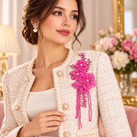 Applique florale 3D en maille perlée faite à la main avec strass et pompon pour vestes en tweed, robes, Qipao, robes de mariée, décoration DIY