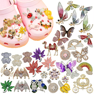 Oferta Especial 2026: Nuevos Adornos de Metal para Zapatos de Mujer con Diseños de Mariposas, Pájaros, Libélulas, Flores y Pedrería de Lujo - Product Image 1