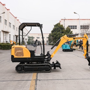 מחפר מיני 1.5 טון עם גגון ומנוע קובוטה - Product Image 3