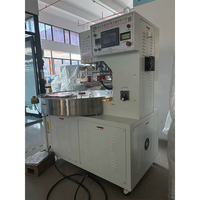 Machine de scellage sous blister automatique à bras unique haute fréquence pour cartes SD et batteries