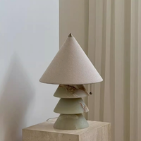 Lampe de table moderne en marbre onyx de luxe nordique pour usage intérieur en hôtel avec finition marbre poli