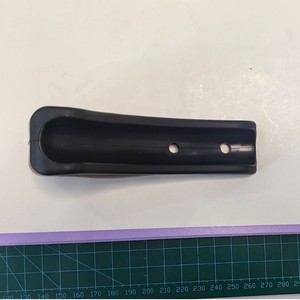 Cubierta para patas de escritorio y silla escolar, plástico negro, 12x2.8x7.5x5, para protección de muebles - Product Image 5